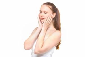 老け顔の特徴と原因はこれ!紫外線と食事の影響は?